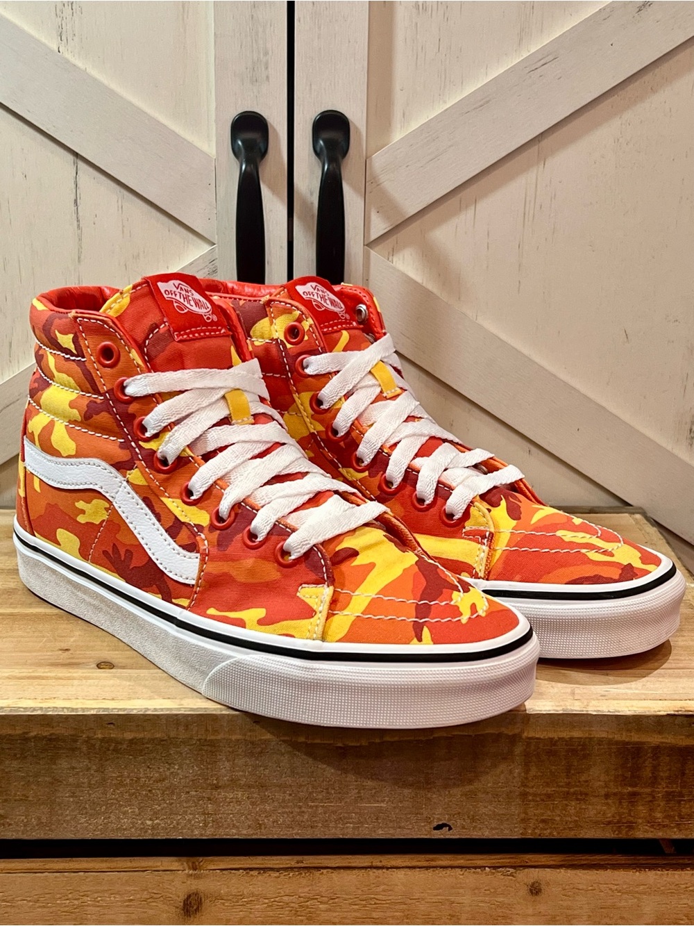 VANS Sk8-Hi Canvas Skate Shoes Orange / Yellow Camo Women Size 8- Men Size 6.5 - Picture 2 of 11